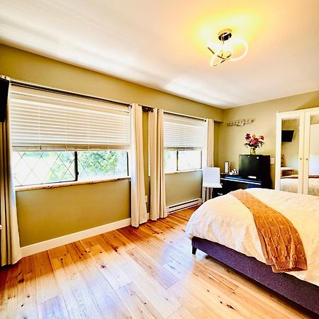 Oceanside Manor - Golf Course View Bed & Breakfast Qualicum Beach Eksteriør bilde
