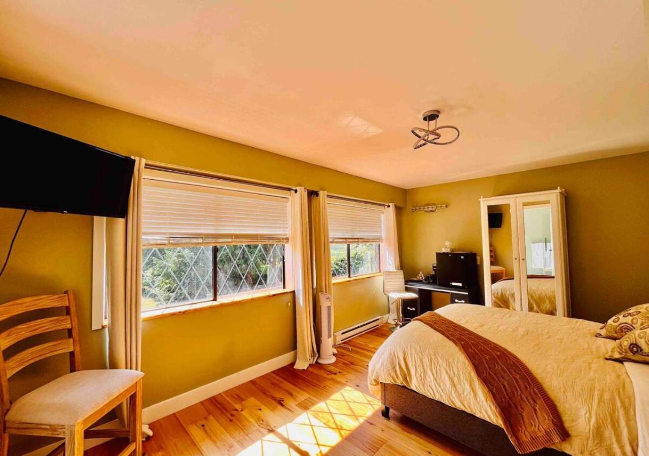 Oceanside Manor - Golf Course View Bed & Breakfast Qualicum Beach Eksteriør bilde